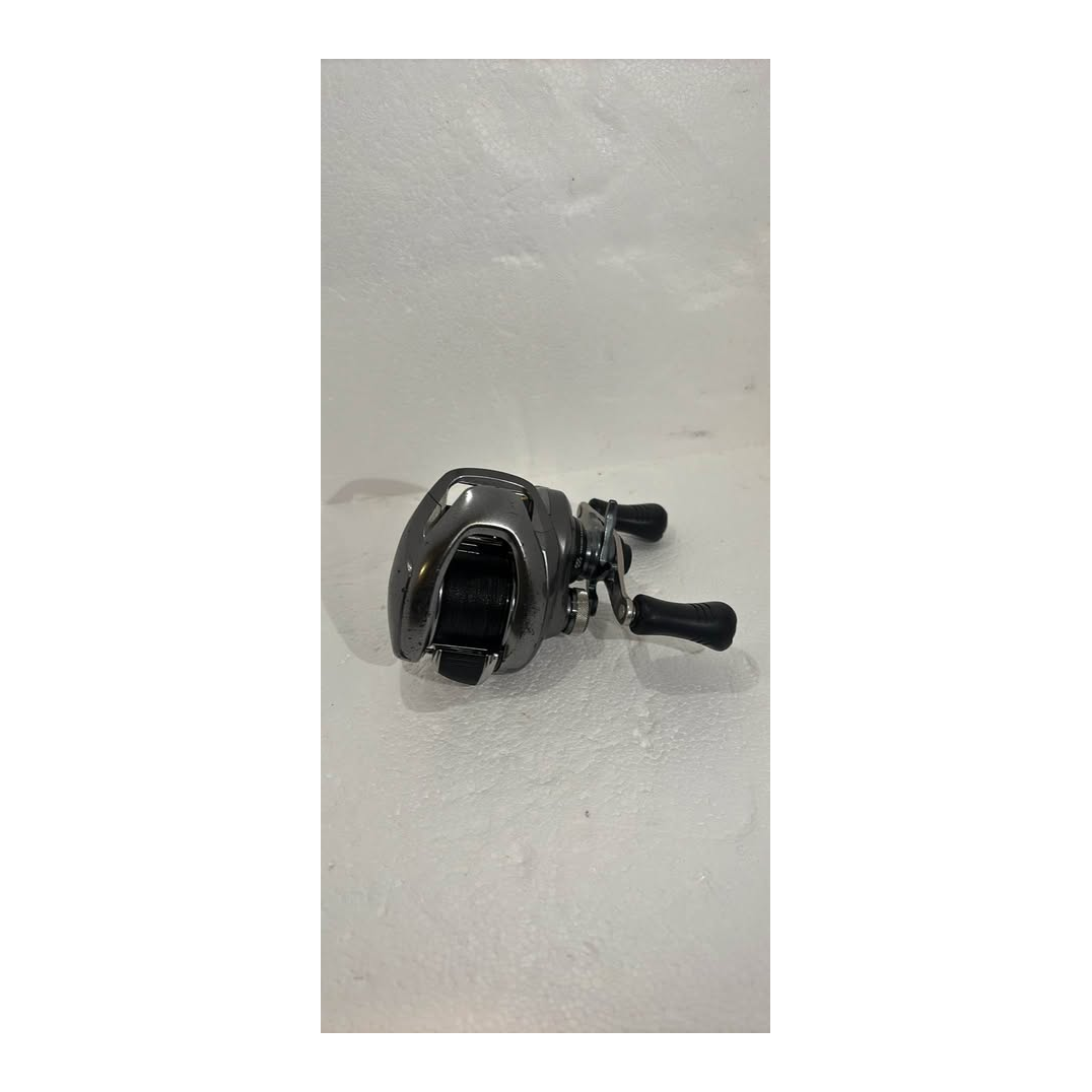 Shimano Metanium DC Baitcasting Reel — 7.4:1 — actual product view 1