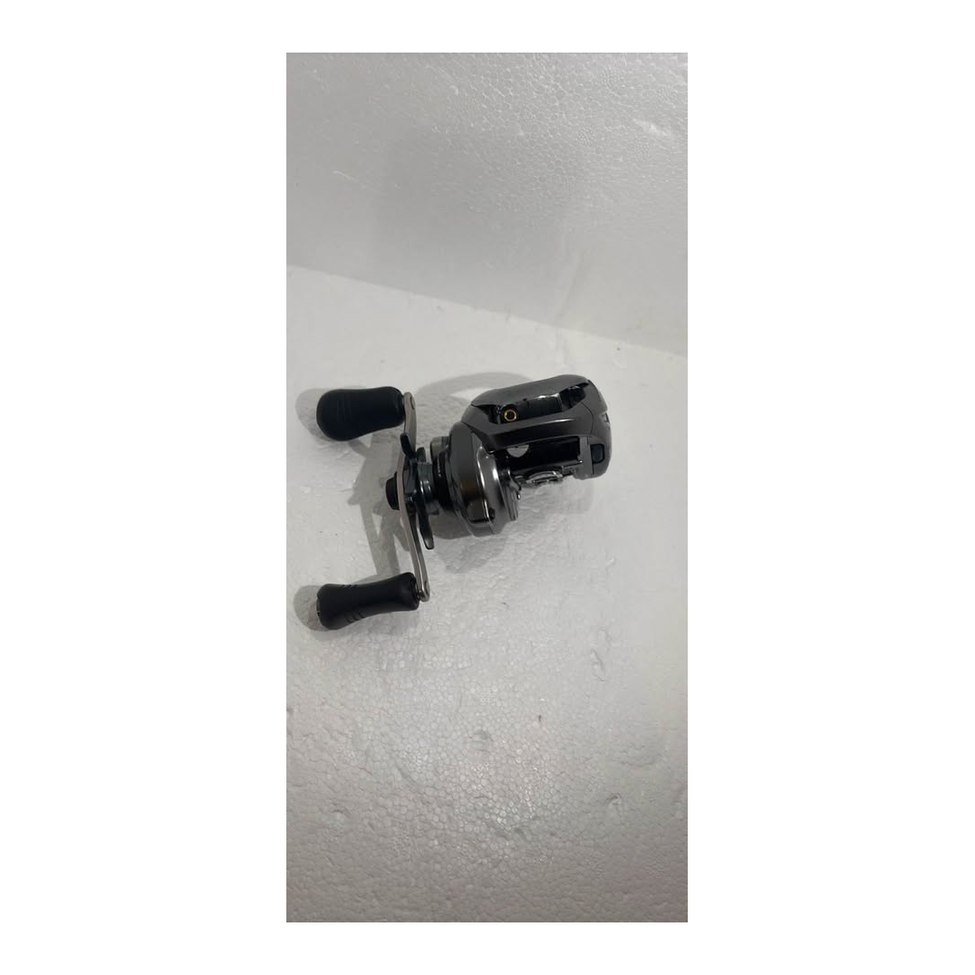 Shimano Metanium DC Baitcasting Reel — 7.4:1 — actual product view 4
