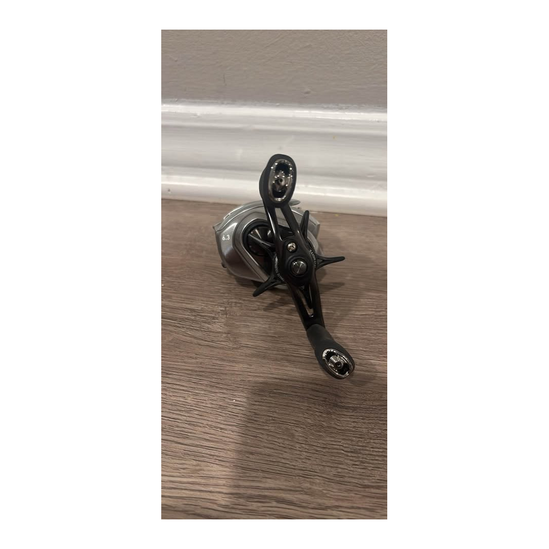 Daiwa Zillion SV TW Baitcasting Reel — actual product view 3